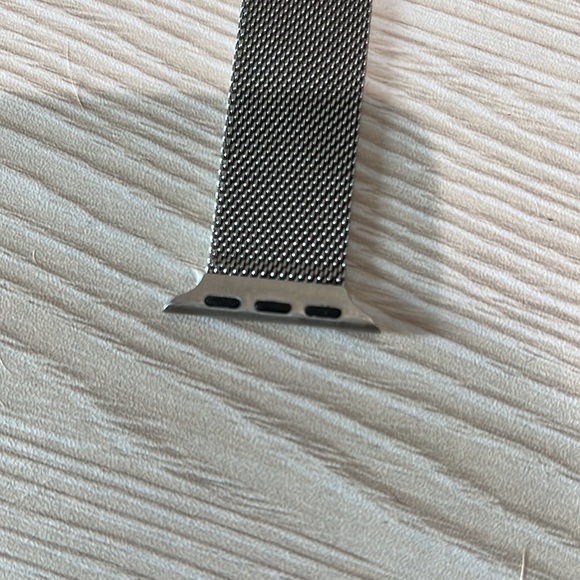 Mesh Apple Watch band - Picture 3 of 3